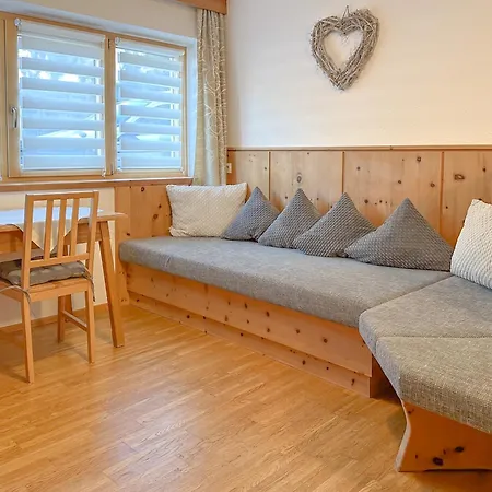 アパート Loreen ニーダートハイ