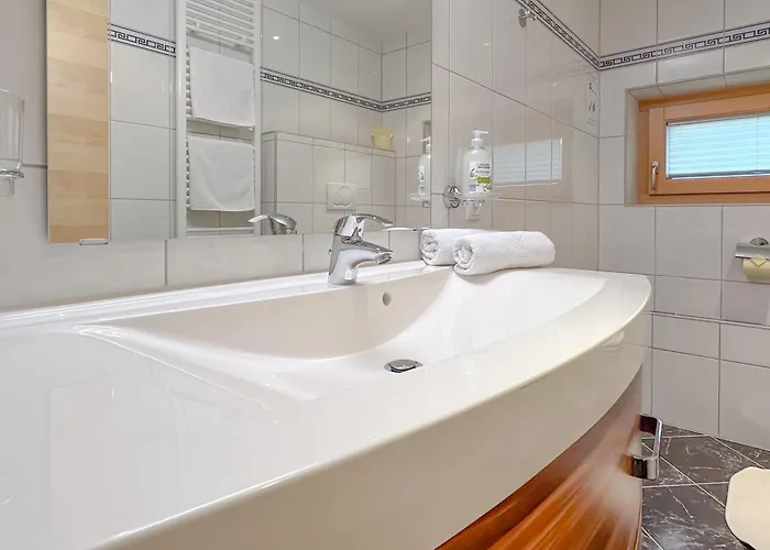 Loreen アパート ニーダートハイ