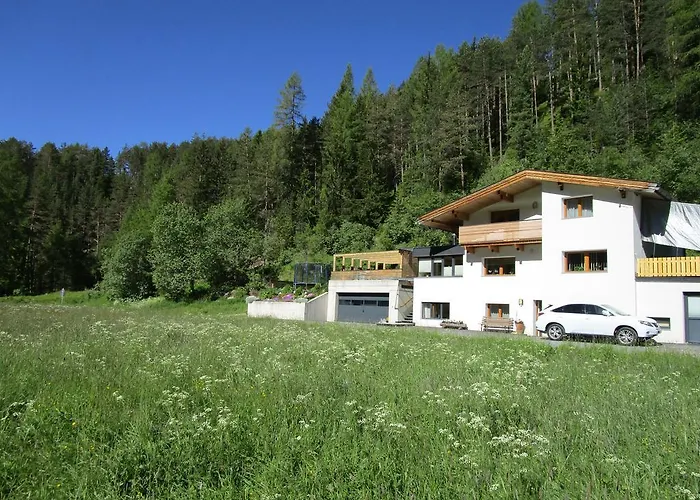 アパート Loreen *